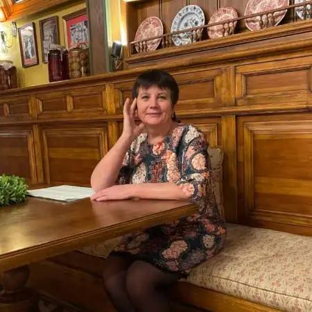 Viktoriia, 59 лет Польша