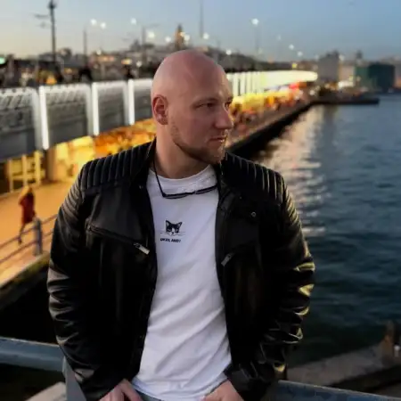 Юрий, 37Санкт-Петербург, Россия 