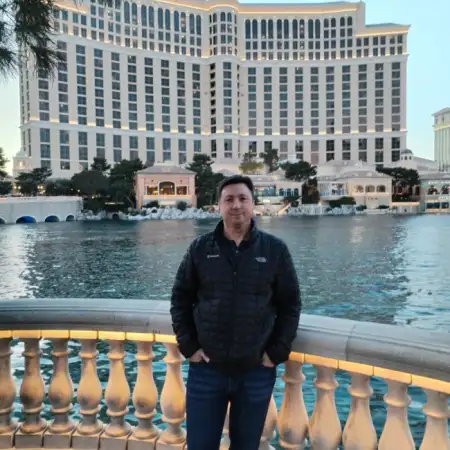 Leo, 52 — Киркланд, США