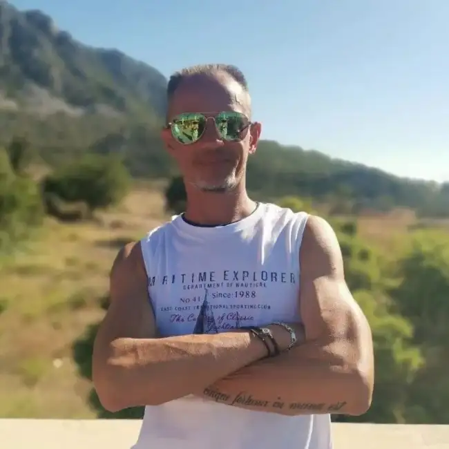 Алекс, 46, Франция - 2 polovinka