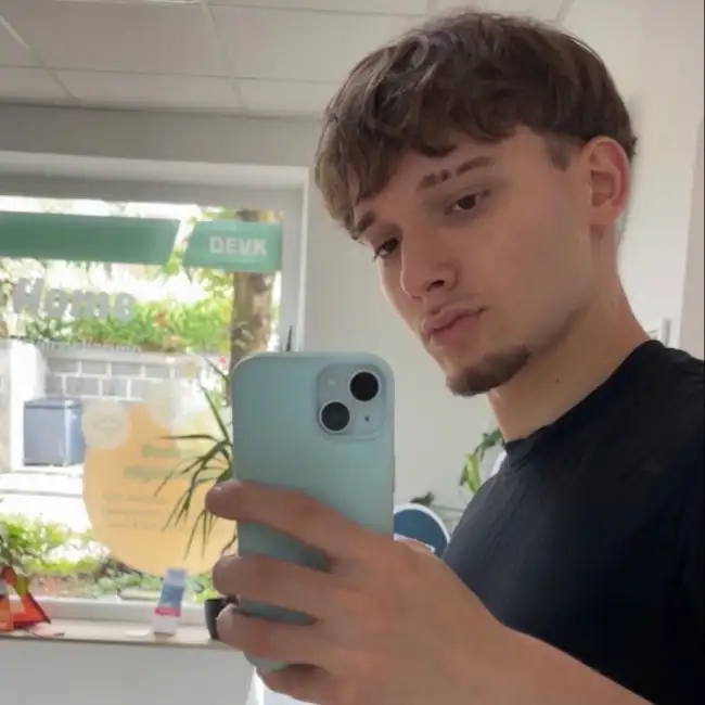 Марк, 18